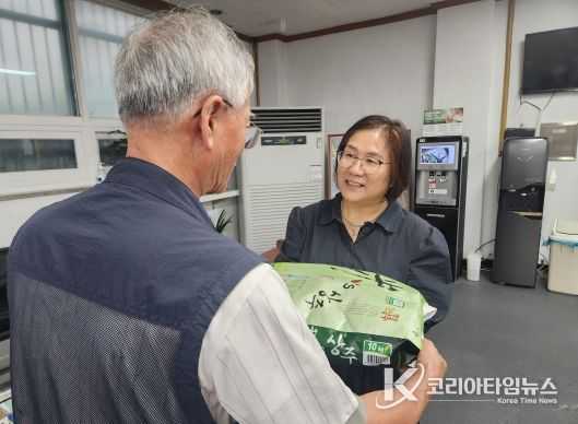 대경안전컨설팅㈜(대표 전정숭)은 지난 5일, 어려운 이웃을 위해 사용해달라며 10kg 백미 100포(350만원 상당)를 동구청에 기탁했다.