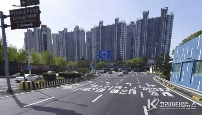 차로를 증설한 원동IC교차로