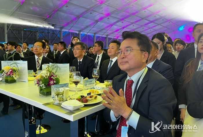 육동한 시장, 다롄 아카시아 축제 참석