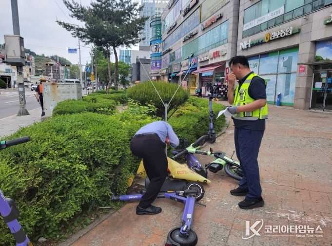 불법광고물 정비 모습
