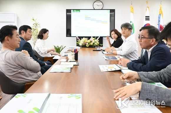 김동근 시장이 5월 28일 ‘제10차 복지정책 전략회의’를 진행하고 있다.