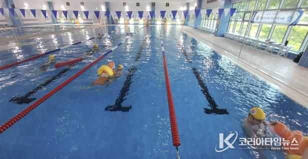 홍성반다비수영장, '안전요원 자격반' 운영 '눈길'