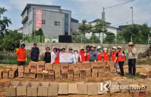 파주시 운정3동 지역사회보장협의체, 감자 수확해 이웃사랑 실천