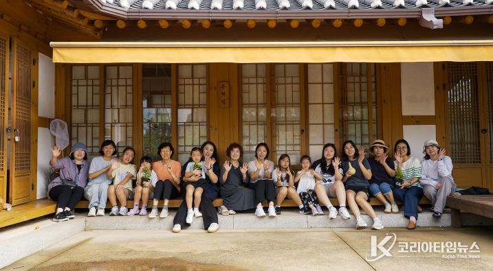 한옥에서의 1박2일, 세대를 잇는 가족 사랑으로 꽃피다
