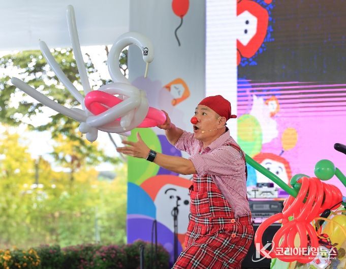 마술, 국악, 트로트, 교향악, 록 콘서트로 관람객 마음 사로잡는다