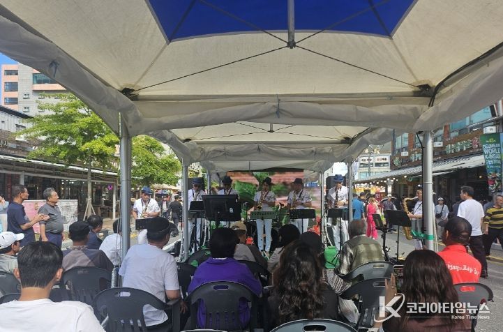 금산세계인삼축제 ‘거리의 라디오쇼’ 진행 모습