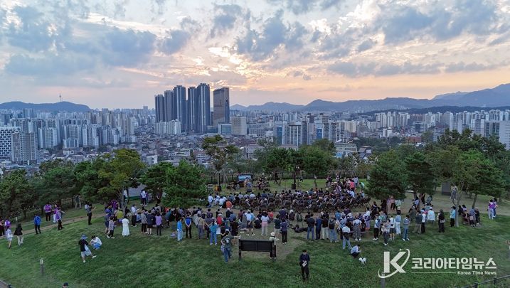 27일에 열린 배봉산노을음악회 모습