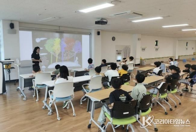 27일 태안군립안면도서관에서 진행된 프로그램 모습