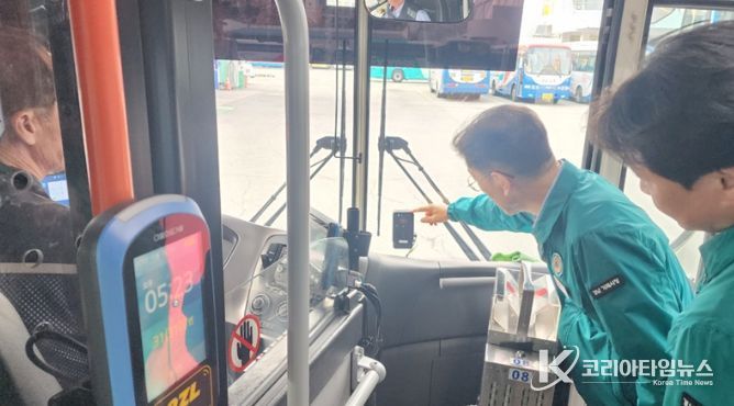시내버스 AI 도로분석장치 부착