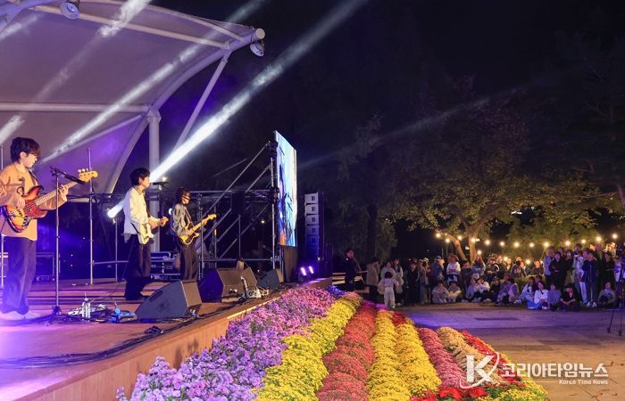 18일 유림공원에서 열린 2025 유성국화음악회