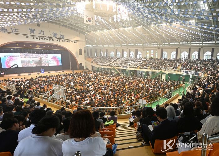 10월 19일 경민대학교 기념관에서 ‘2026 의정부 빌리 그래함 전도대회’의 사전 행사로 열린 ‘가을 JESUS FESTIVAL(가을전도대회)’ 모습