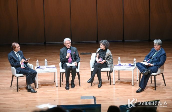 (왼쪽부터)a&a 정선구 대표, 곤도 세이이치 전 청장, 조이스 추 의장, 박인건 극장장, 사진제공=부천아트센터