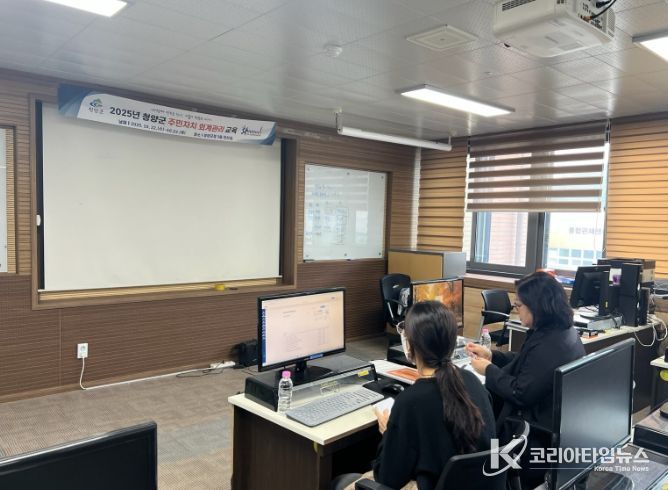 지난 22일, 주민자치회 사무장을 대상으로 1:1 맞춤형 결산 대비 실습 교육을 진행하고 있다.