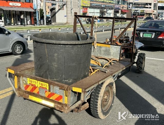 경운기 안전사고 예방 위해 안전반사판 무료 부착