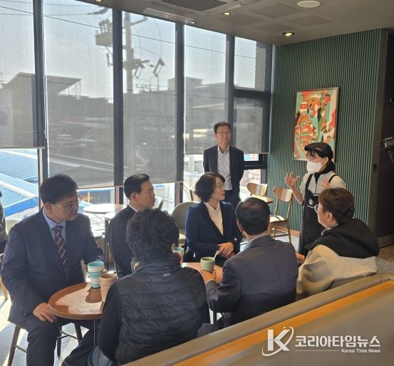 청주시의회 보건환경위원회, 스타벅스 일회용컵 회수보상제 현장 방문