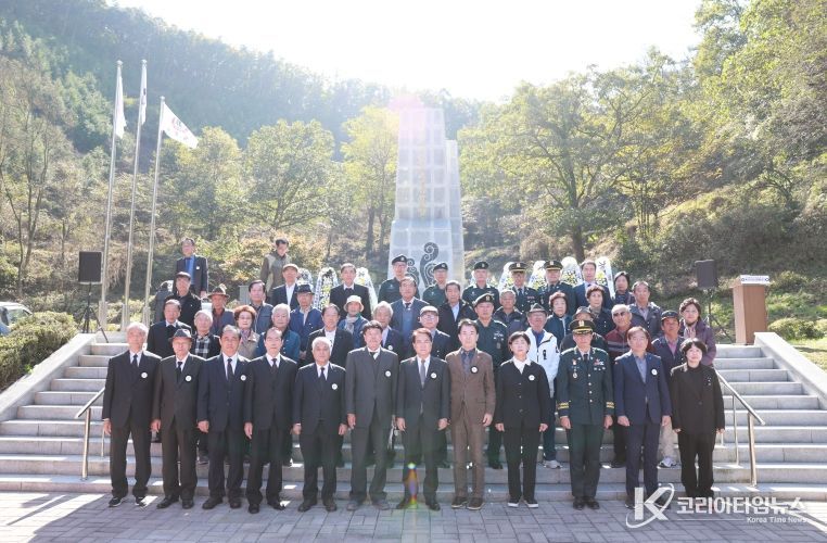 제25회 한국전행후민간인희생자 합동추모 위령제 사진(매전면 덕산리 산141-6)
