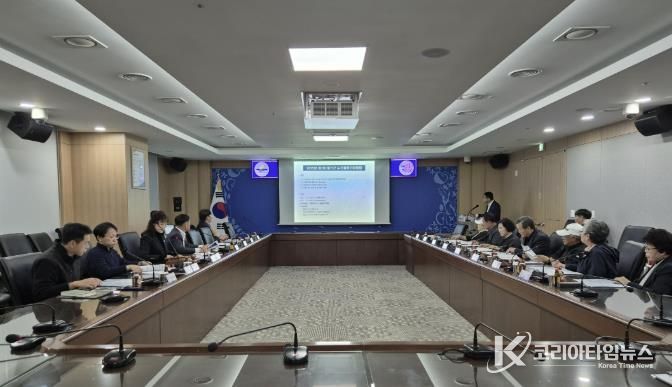 예산군 수돗물 평가위원회 회의 모습