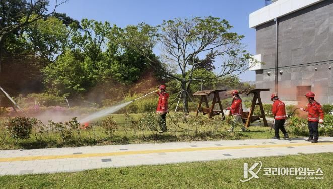 산불 예방 전문 진화대 활동 모습