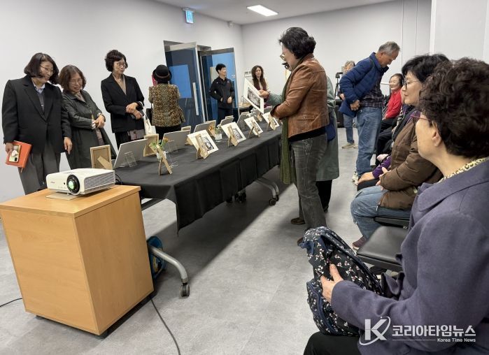 강화군노인복지관, 빛과 모래의 예술 샌드아트 전시 ‘나의 계절 빛나는 모래이야기 展’ 개최