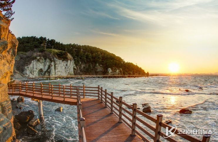 포항시는 4일 ‘호미반도 해안둘레길 걷기 인증 이벤트’를 성황리에 마쳤다고 밝혔다.