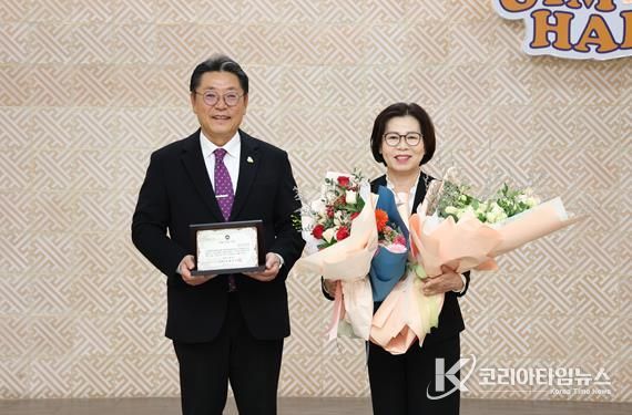 김해시 (주)벽산인슈로 지영란 대표,11월 자랑스러운 김해 CEO상 수상