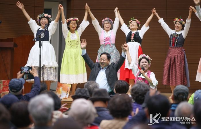 주광덕 남양주시장, ‘퇴계원힐스테이트 건강걷기대회 & 힐링음악회’에 참석해 주민들과 소통 이어가