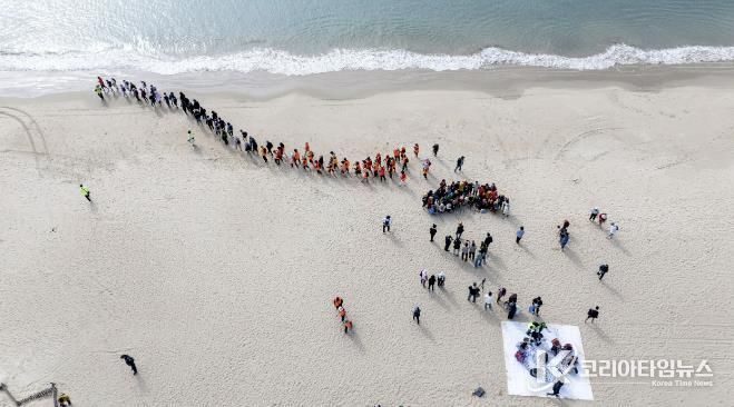 완도군, ‘맨발로 걷고 나눔 실천’하는 챌린지 성료