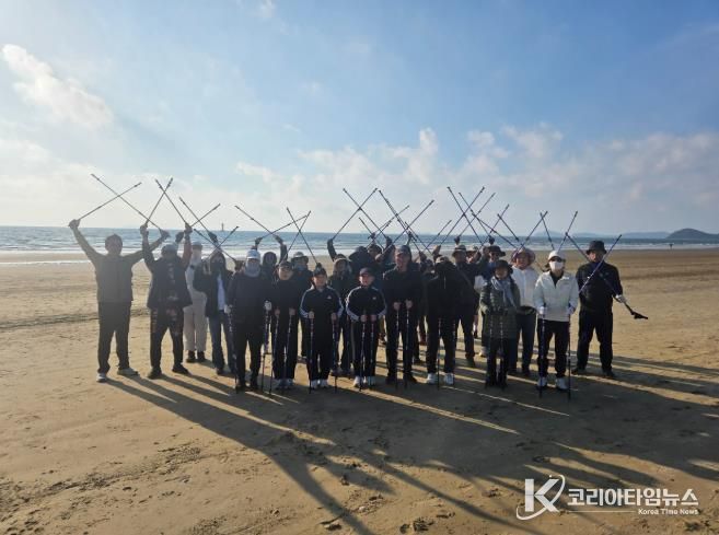 충청남도태안교육지원청태안도서관, 지역 생태와 함께하는 ‘노르딕 워킹 체험’ 성료