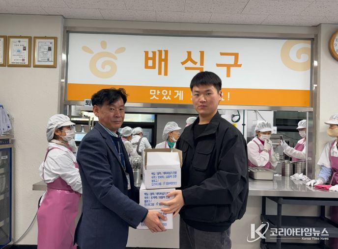 배우 겸 가수 주민우,구산사회복지관에 전역 기념 사랑 나눔