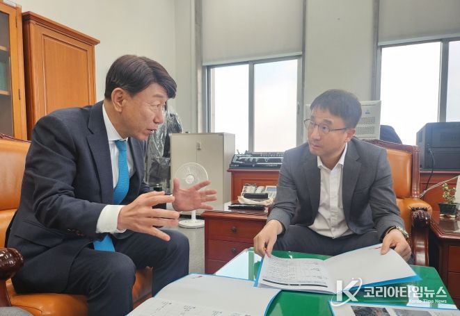 우범기 전주시장, 국가 예산 확보 위한 막바지 ‘총력전’ (왼쪽부터 우범기 전주시장, 한병도 예결위원장)