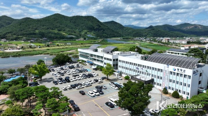 영덕군청 전경.