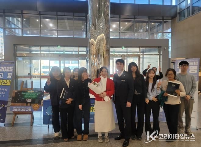 고흥군, 전남형 청년공동체‘고명팀’청년공동체 활성화사업 우수공동체로 선정 (2) - 왼쪽 3번째부터 김경림 고명팀 대표, 송민철 인구정책실장