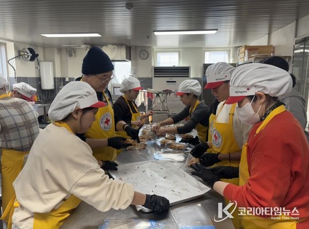 강원역사문화연구원, ‘사랑의 빵 나눔 봉사 활동’ 실시