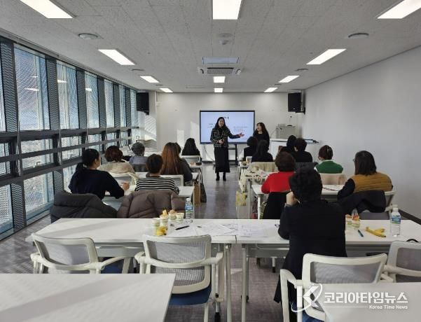 동두천시 오르빛도서관, 하반기 시니어 그림책 지도사 양성과정 성료
