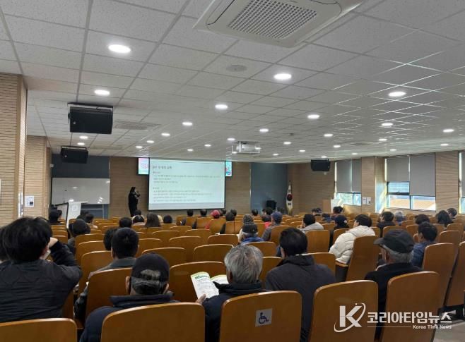 3일 밀양시 농업인교육관에서 열린 신기술보급 시범사업 평가회