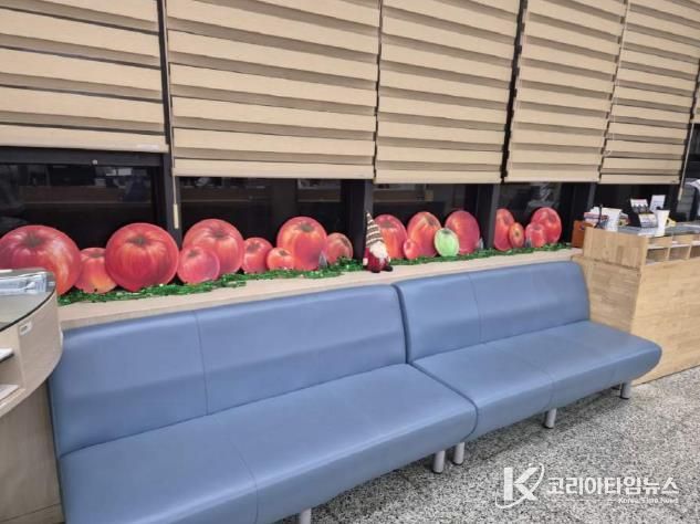 주민 손길로 더 따뜻해진 의정부시 송산2동…연말 맞이 감성 민원실 운영