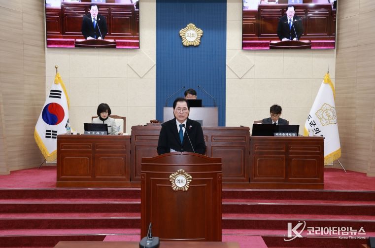 신우철 완도군수는 제333회 완도군의회 정례회에서 시정연설을 통해 내년도 군정 운영 방향을 밝혔다