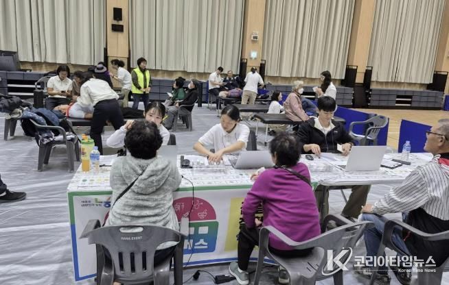 농촌 왕진버스 현장 진료 모습