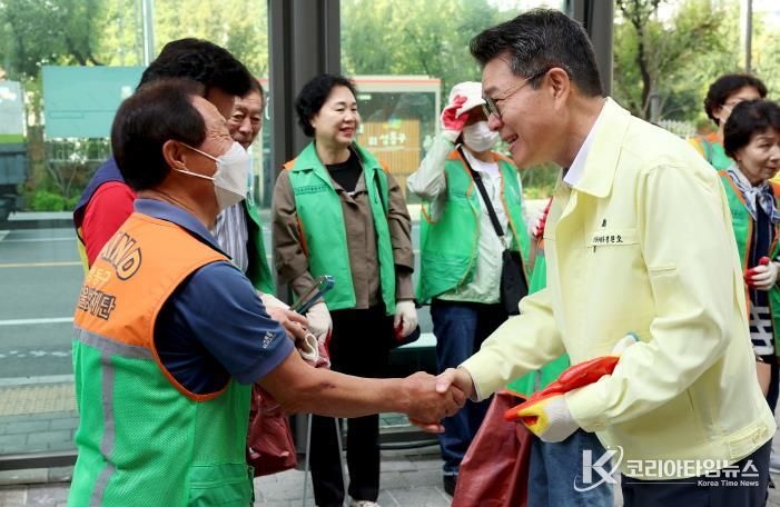 2025 ‘대한민국 새단장’ 대청소 캠페인 진행한 모습