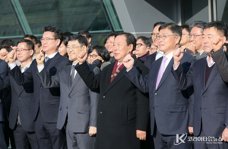 최민호 시장 2일 시무식서 흔들림 없는 시정 추진 당부