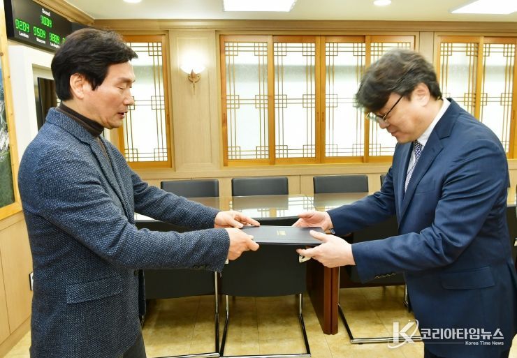 경산시 - 경산시립예술단, 공개모집으로 새 지휘봉 잡았다(합창단 지휘자 우성규)