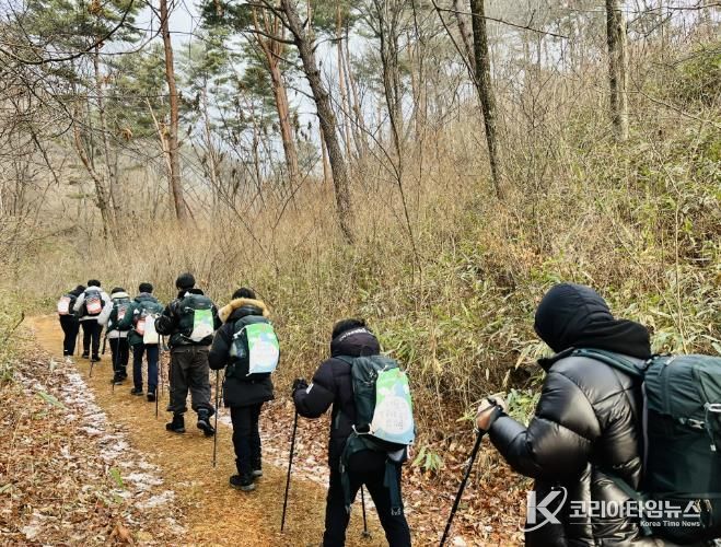 충주시남자단기청소년쉼터, 덕유산 등반