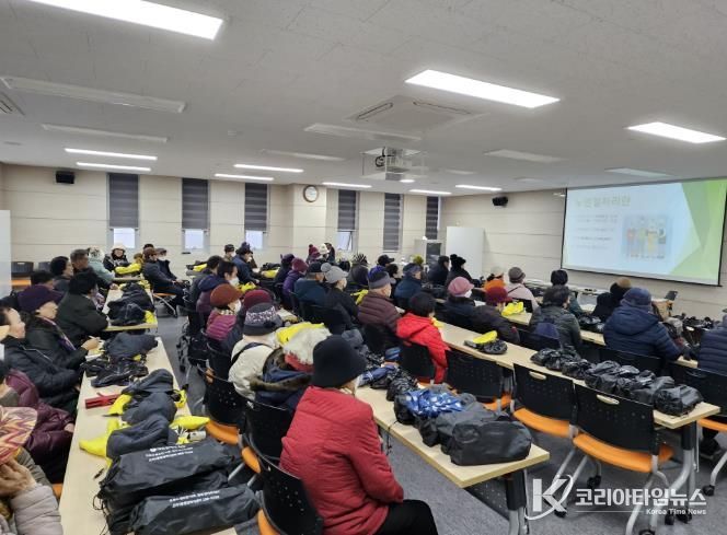 가수원동, 도마1동, 도안동 행정복지센터는 19일 노인일자리 사업 발대식을 진행했다(도마1동).