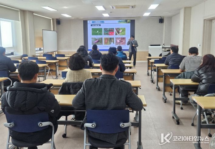 전주시 토마토 뿔나방 선제 대응 위한 교육 및 자재 지원