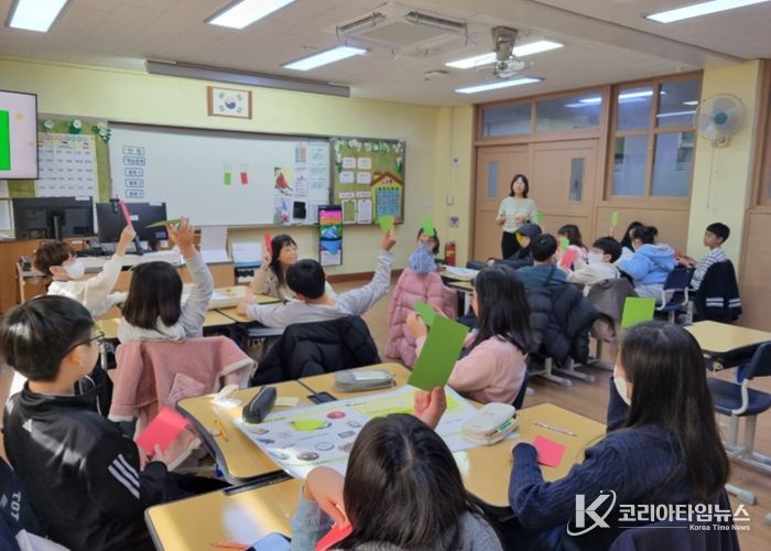 초등 고학년을 대상으로 디지털 윤리교육이 진행되고 있다.