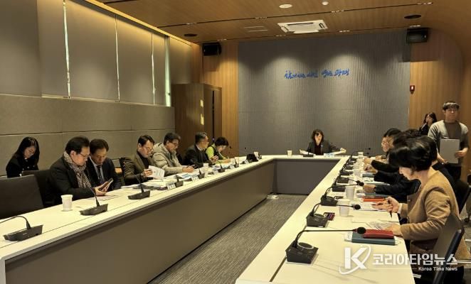 최혜민 광명시 부시장이 지난 4일 시청 컨퍼런스룸에서 열린 ‘광명역사문화박물관 건립 타당성조사 및 기본계획 수립 용역’ 최종보고회를 주재하고 있다.