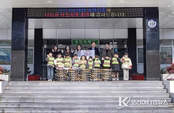 아이들과 함께한 설 나눔...근로복지공단 어린이집, 서구청에 쌀 30포 기탁