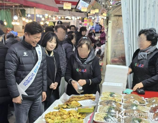 원미부흥시장에서 장을 보며 지역 소비 동향을 점검했다.