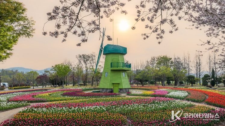 노을 지는 풍경의 네덜란드 정원(2025년)