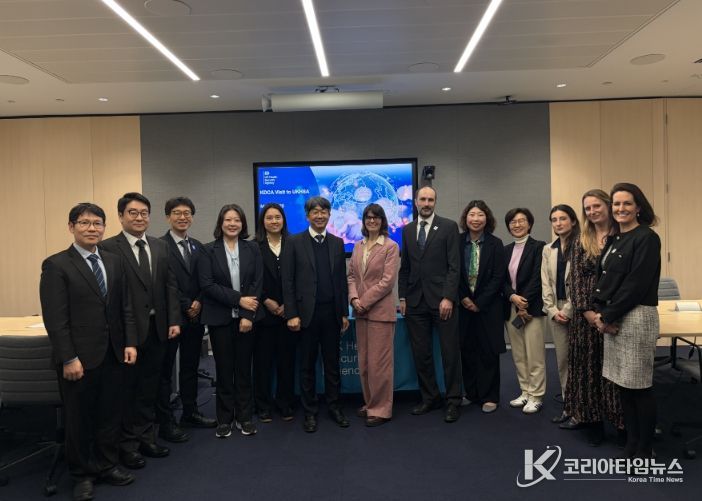 질병관리청-UKHSA(가운데 임승관 질병관리청장과 수잔 홉킨스 UKHSA 청장)